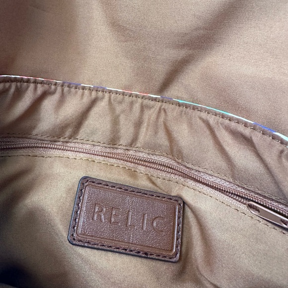 Relic Floral Crossbody Bag with Brown Accents Adjustable Straps - Picture 7 of 12